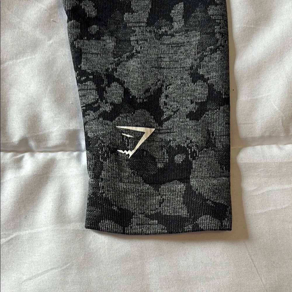 Gymshark Black and Gray Camouflage Leggings - Picture 3 of 6